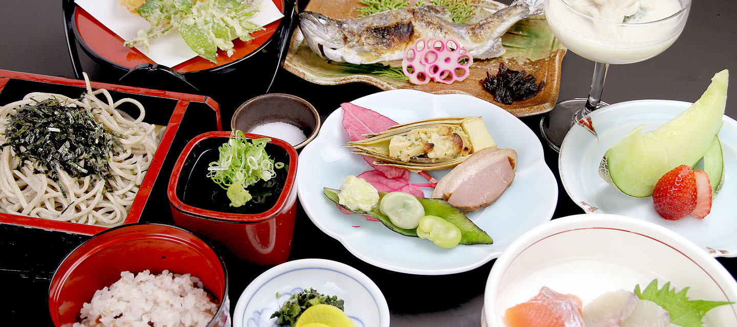 小菅の湯の郷土料理の御膳